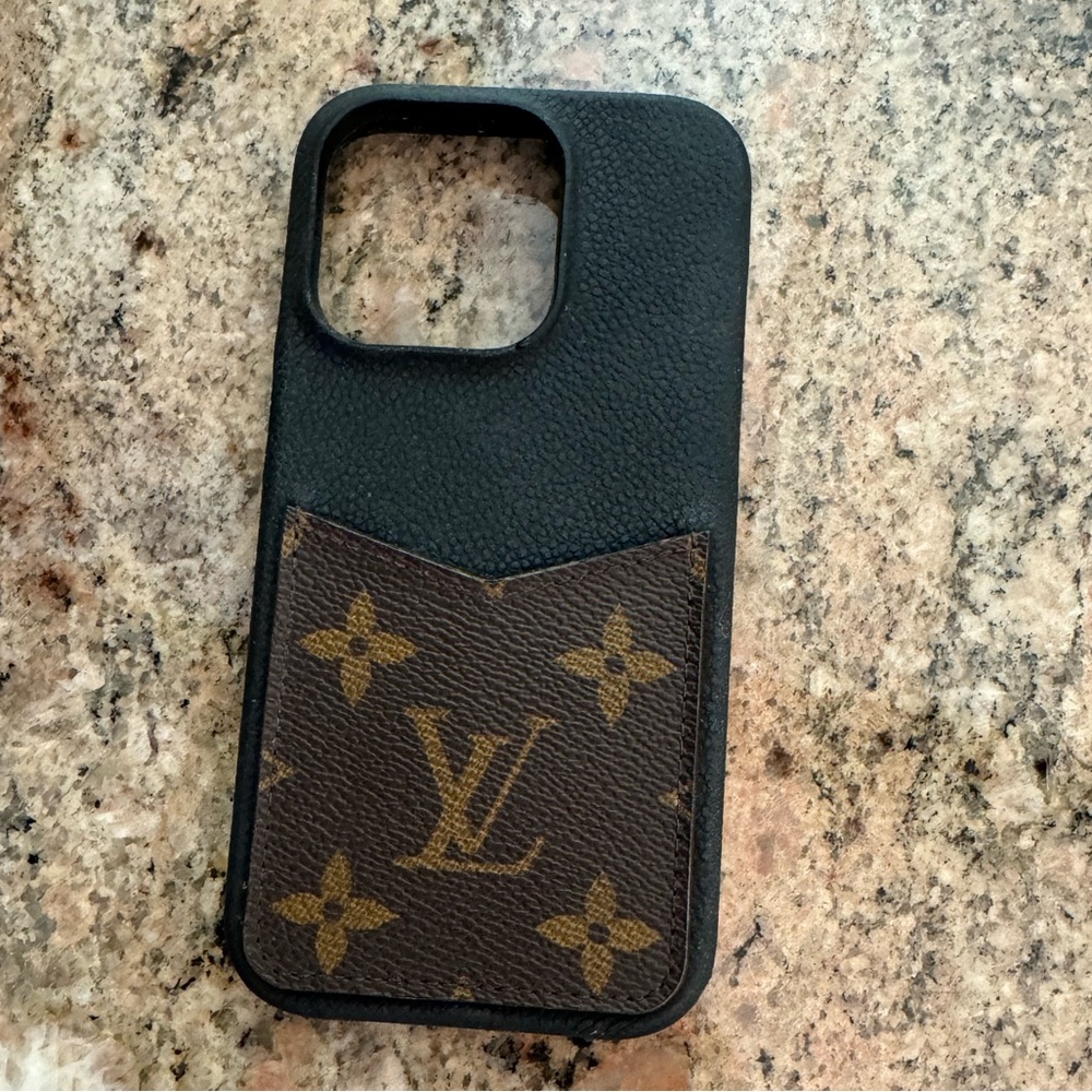 Authentic Louis Vuitton Bumper Pallas IPhone 14 Pro Monogram Case